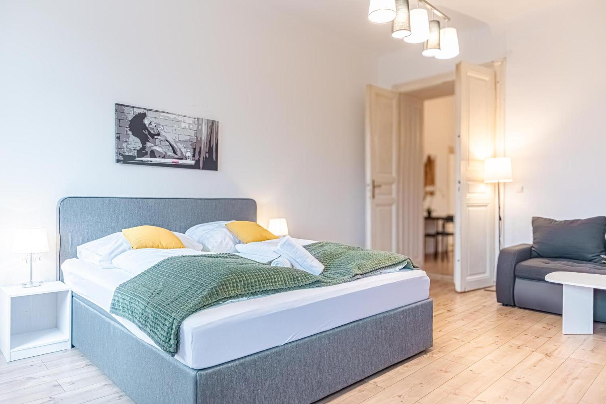 Attractive 2Br Apt Near Akh Ideal For Longstays Вена Экстерьер фото