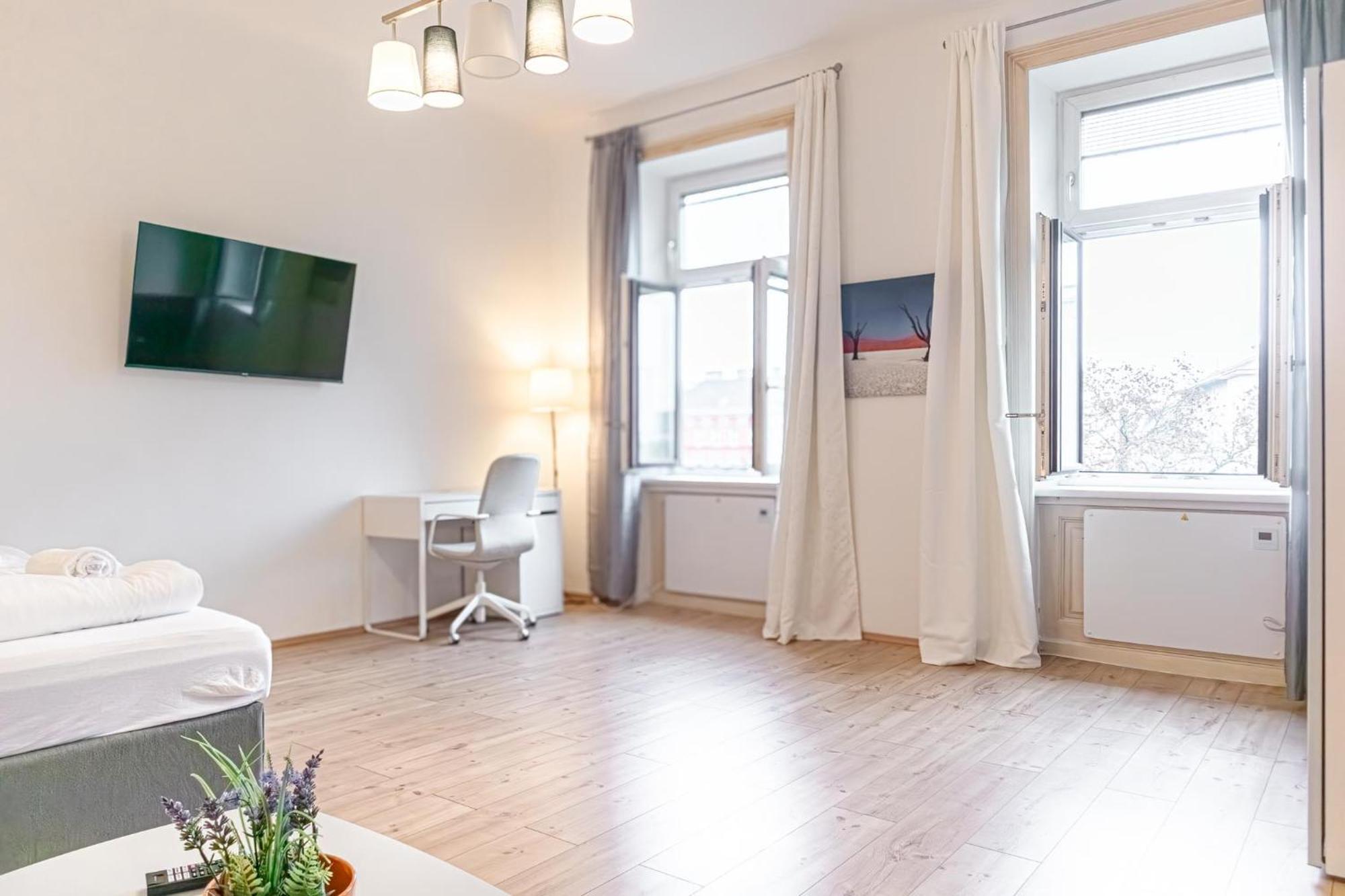 Attractive 2Br Apt Near Akh Ideal For Longstays Вена Экстерьер фото