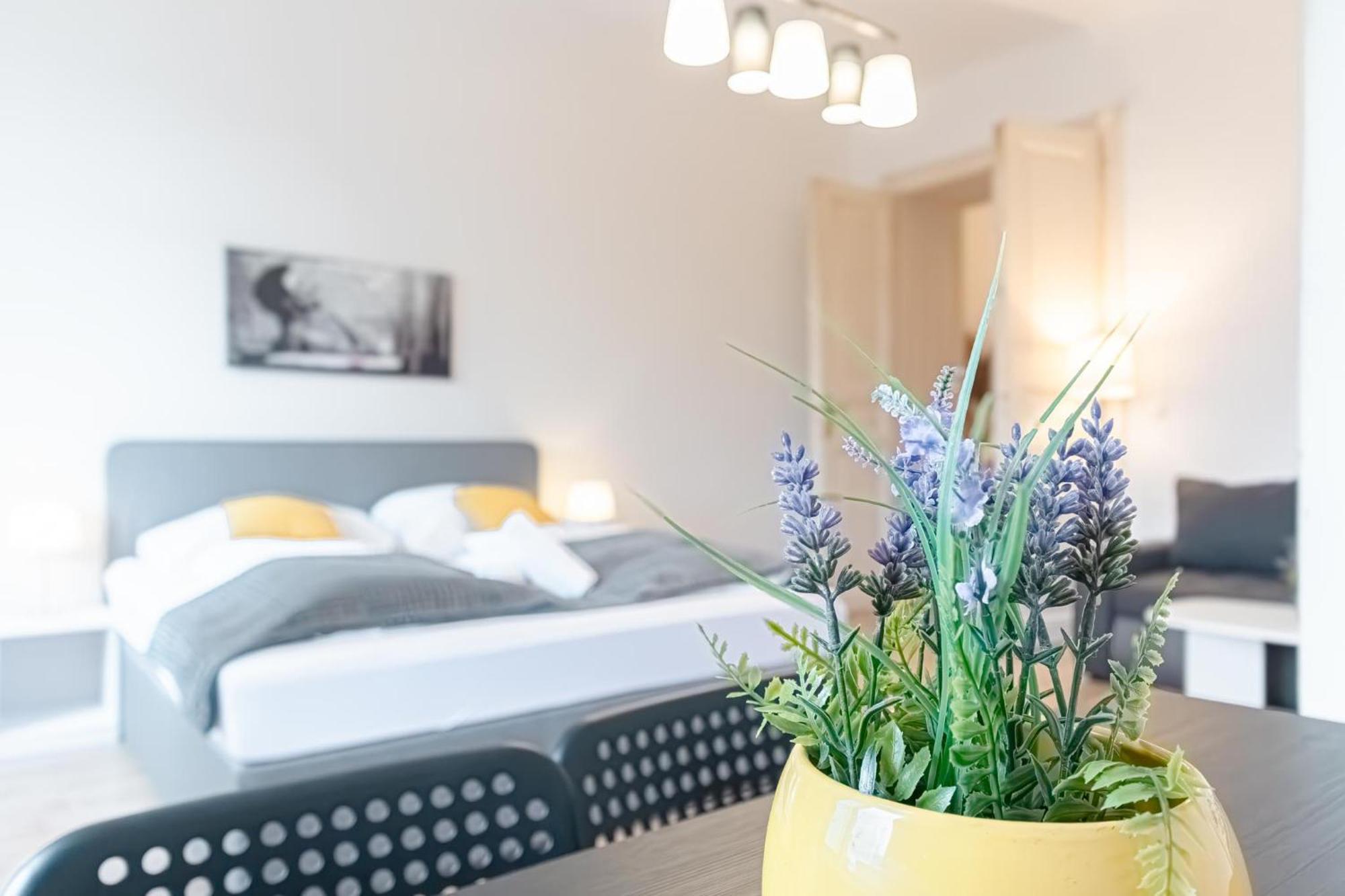 Attractive 2Br Apt Near Akh Ideal For Longstays Вена Экстерьер фото